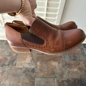 Korks leather loafer size 8